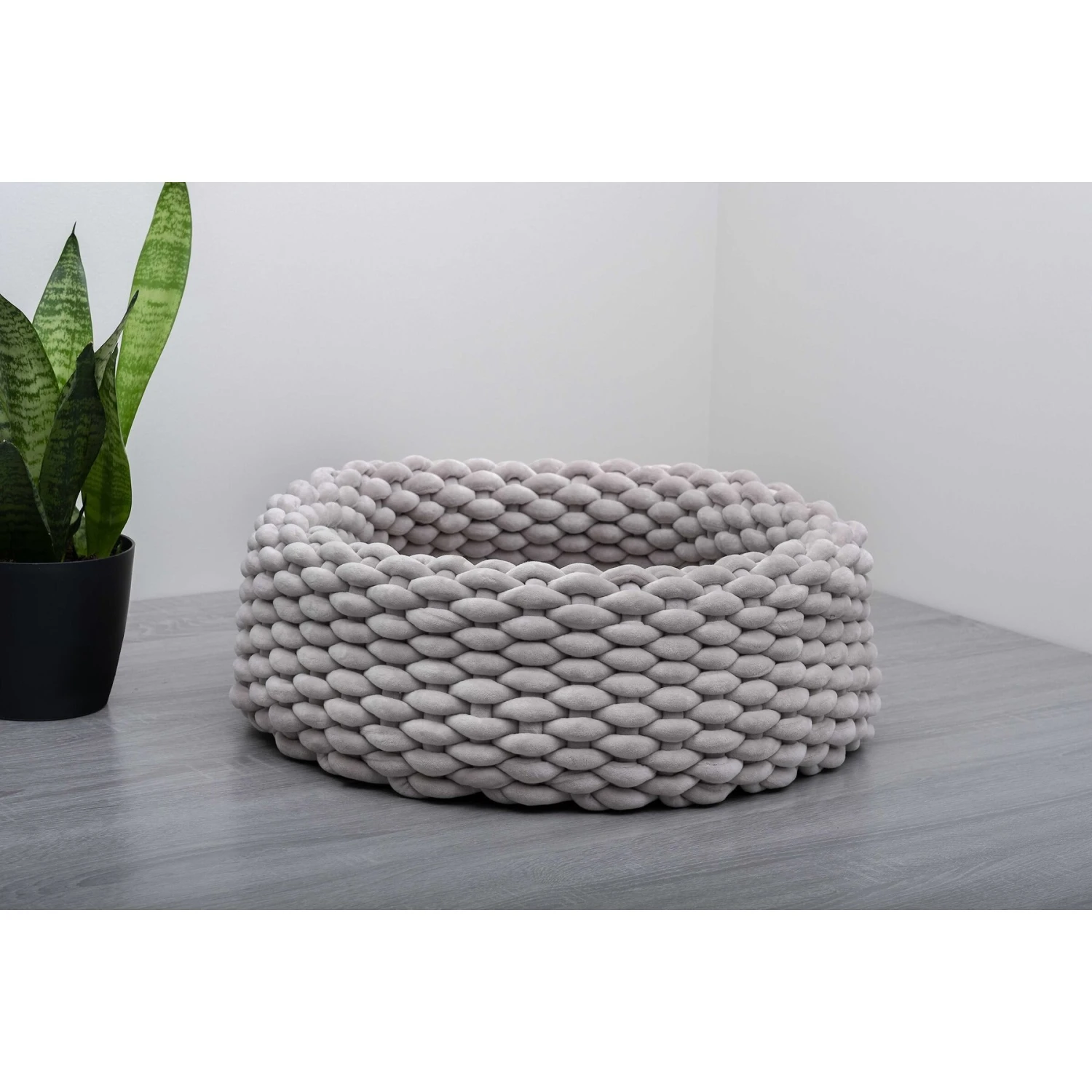 Mau Lifestyle Velvety Hand Woven Single Weave Cat Bed 4 Mau Lifestyle Velvety Hand Woven Single Weave Cat Bed - Image 2