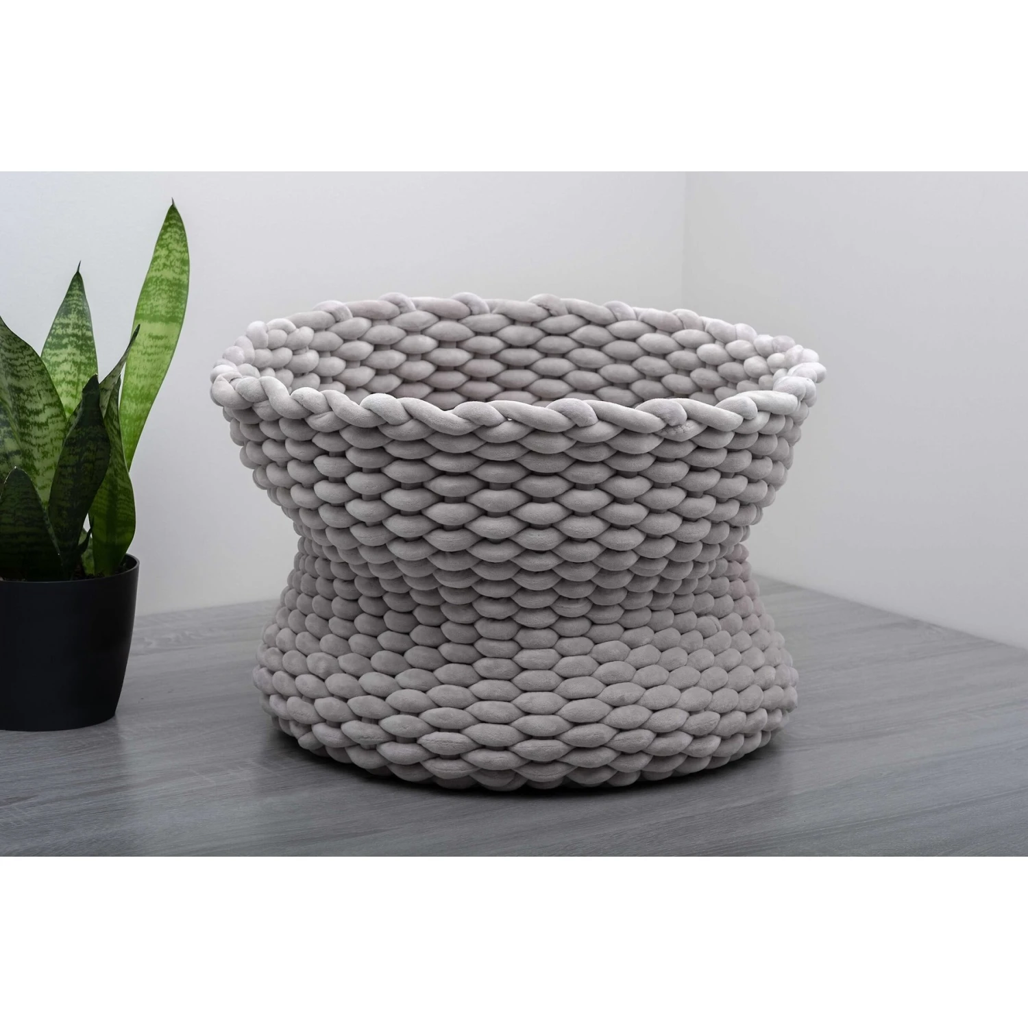 Mau Lifestyle Velvety Hand Woven Single Weave Cat Bed 7 Mau Lifestyle Velvety Hand Woven Single Weave Cat Bed - Image 5