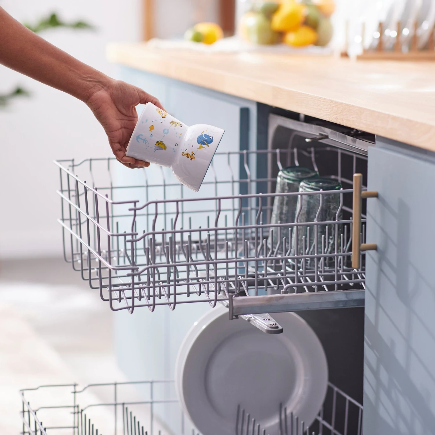 Pixar Finding Nemo Tall Shape Non-Skid Elevated Ceramic Cat Bowl 7 Pixar Finding Nemo Tall Shape Non-Skid Elevated Ceramic Cat Bowl - Image 5