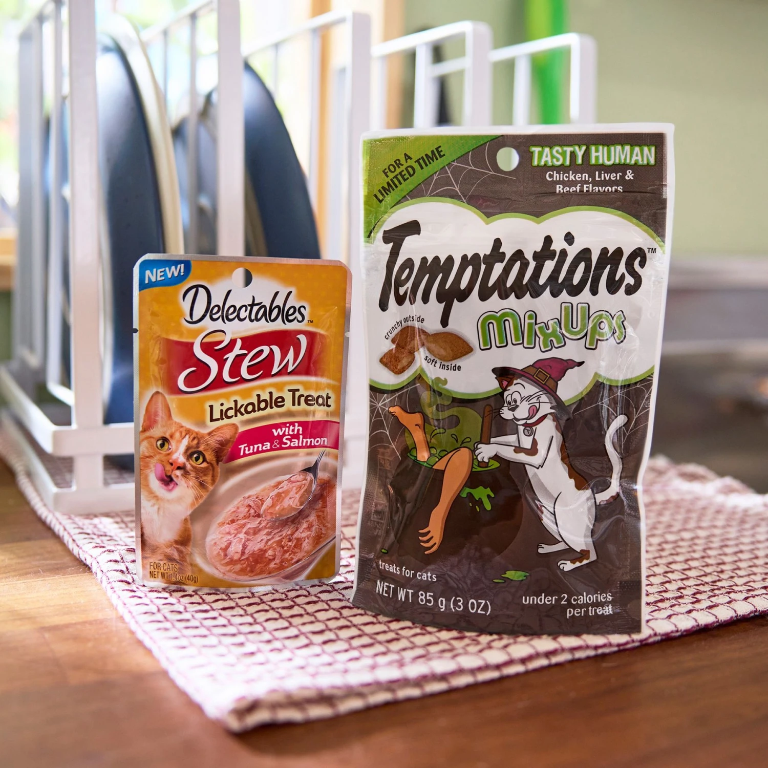 Goody Box Halloween Cat Toys & Treats 6 Goody Box Halloween Cat Toys & Treats - Image 4