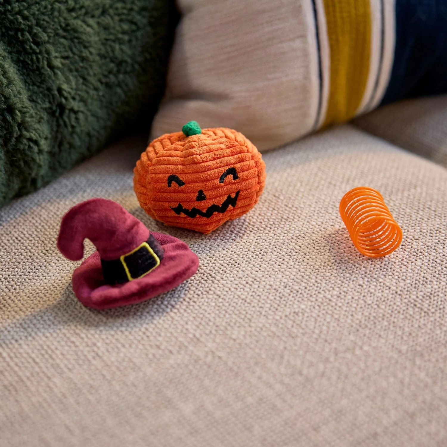 Goody Box Halloween Cat Toys & Treats 8 Goody Box Halloween Cat Toys & Treats - Image 6