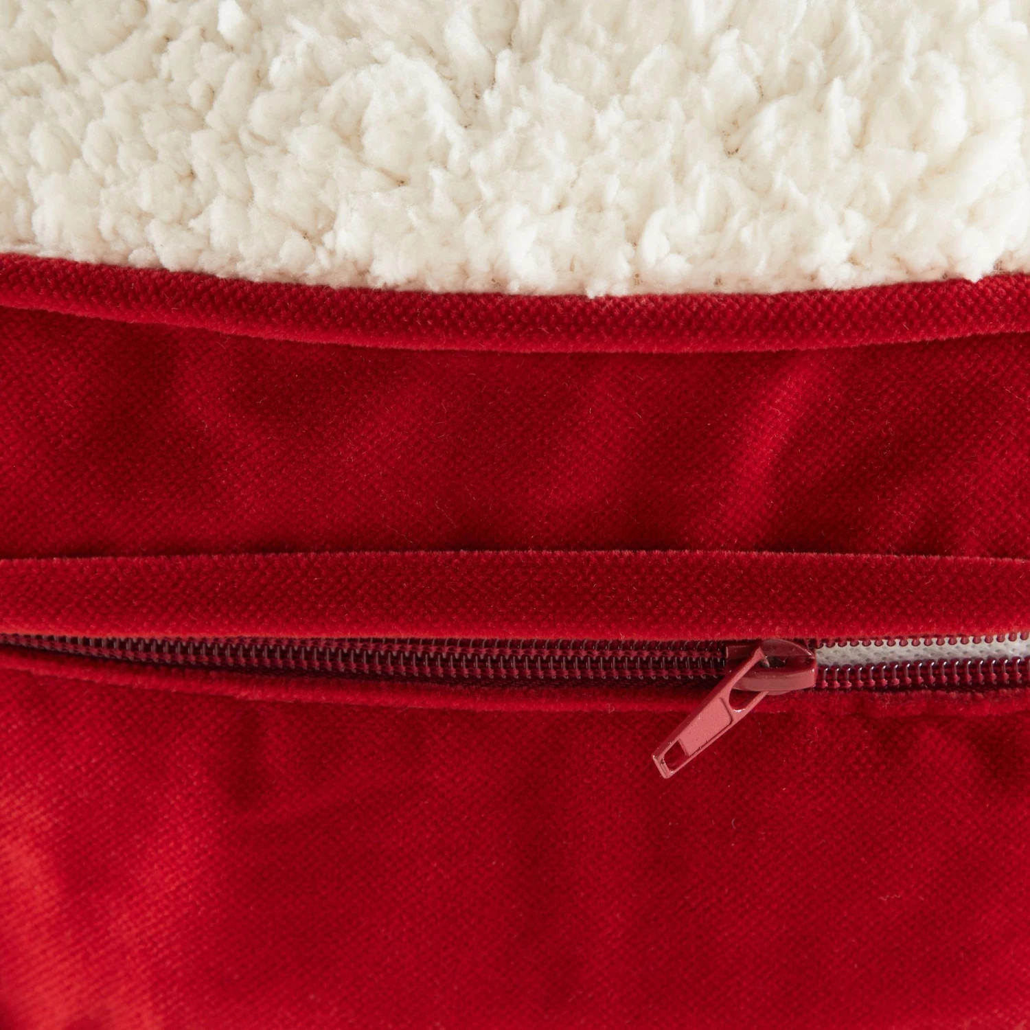 Happy Hounds Lucy Round Pillow Cat Bed 6 Happy Hounds Lucy Round Pillow Cat Bed - Image 4