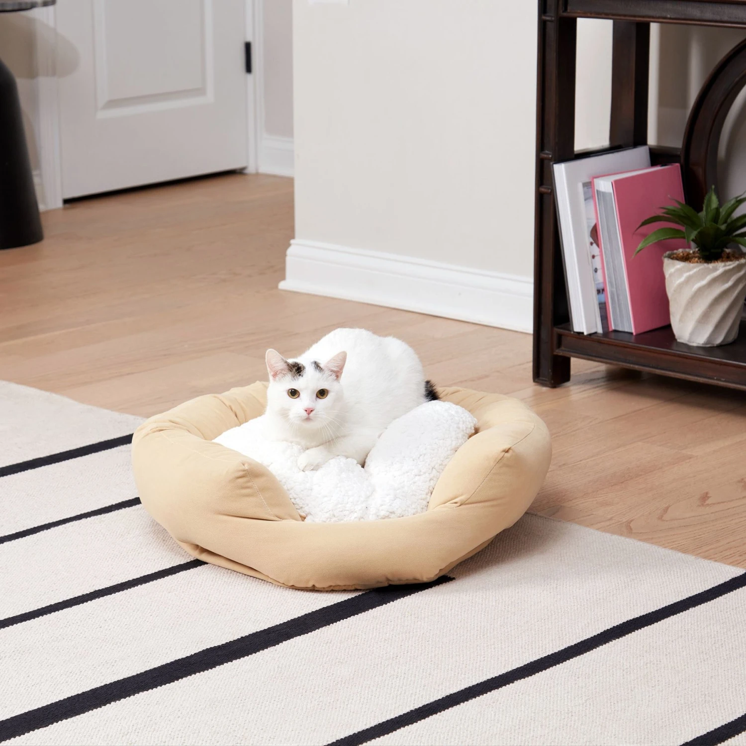 Happy Hounds Chloe Donut Cat Bed 3 Happy Hounds Chloe Donut Cat Bed